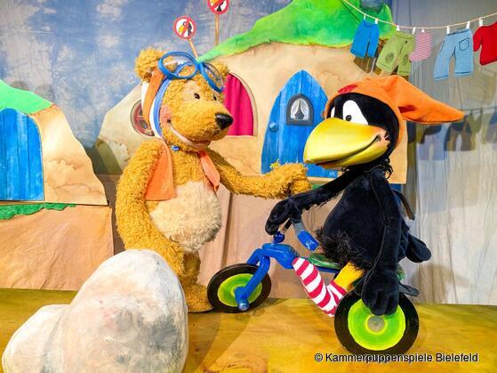 Puppenspiel: Der kleine Rabe Socke wird 30 und flattert nach Berlin!