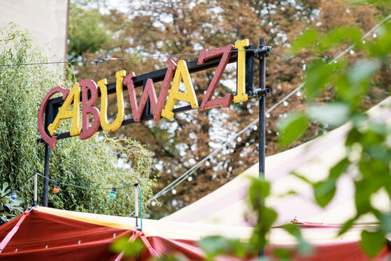 Blitzeinschlag: Cabuwazi sammelt Spenden für Veranstaltungstechnik