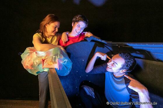 Im Grips Theater: Die Blauen Engel